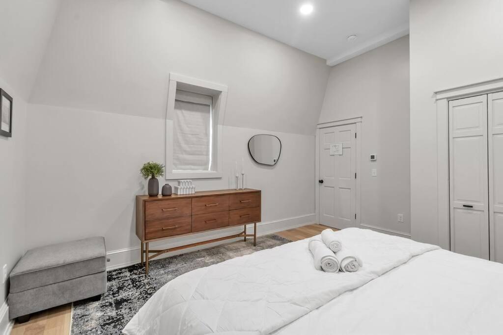 Carriage House Loft - King Bed And Garage Parking Apartment Buffalo Luaran gambar
