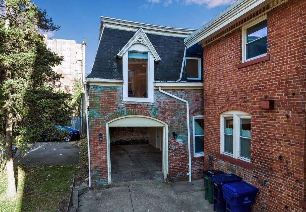 Carriage House Loft - King Bed And Garage Parking Apartment Buffalo Luaran gambar